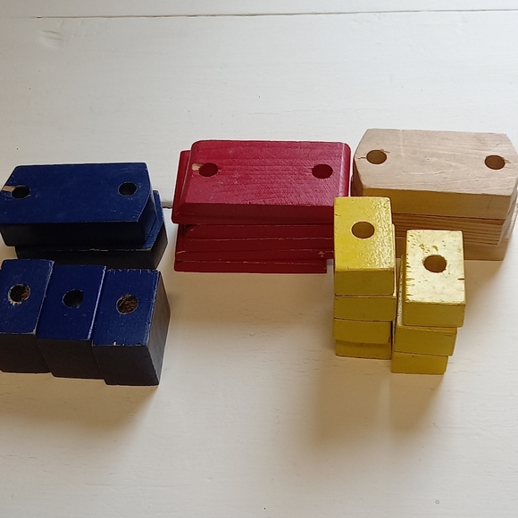 Wood train set for display - Picture 6 of 9